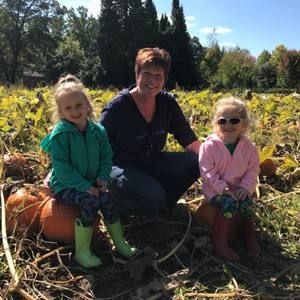 Meet your Posher, Sharon